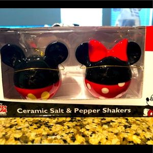 Mickey Mouse and Minnie Mouse Salt / Pepper Shaker